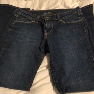 Old Navy mid-rise flare jeans - Size 6
